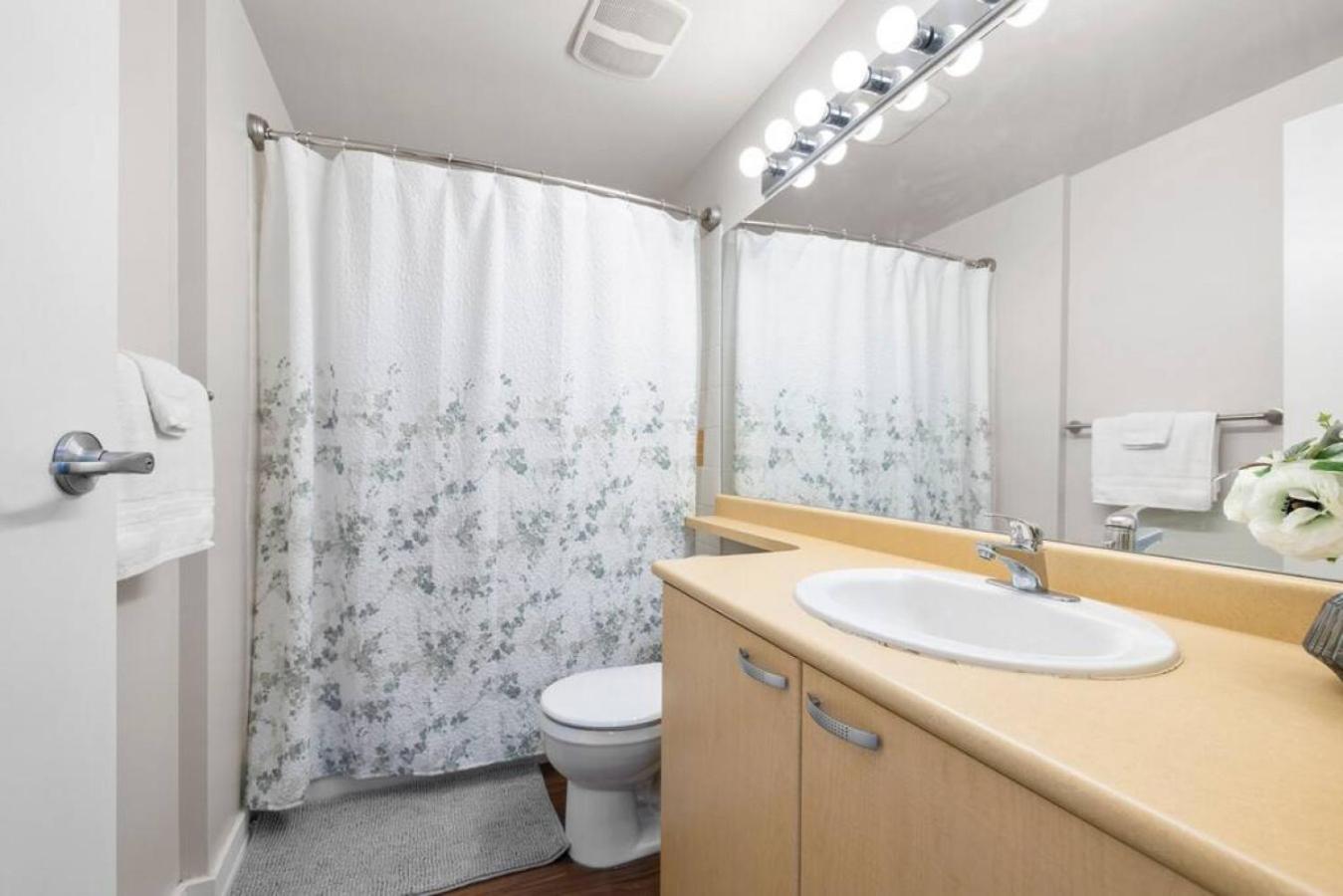 Top Floor Unit On Granville Strip Yaletown Area 밴쿠버 외부 사진