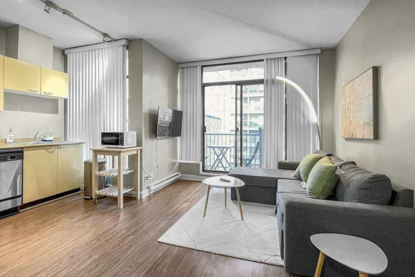 Top Floor Unit On Granville Strip Yaletown Area 밴쿠버 외부 사진